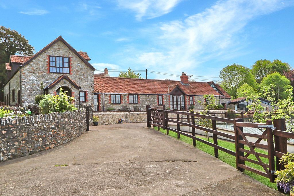 Property photo 1 of 43 Picture No. 65