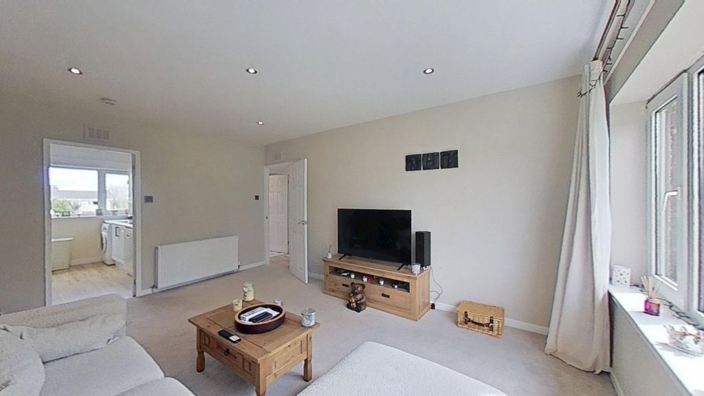 Property photo 1 of 17 Picture No. 01