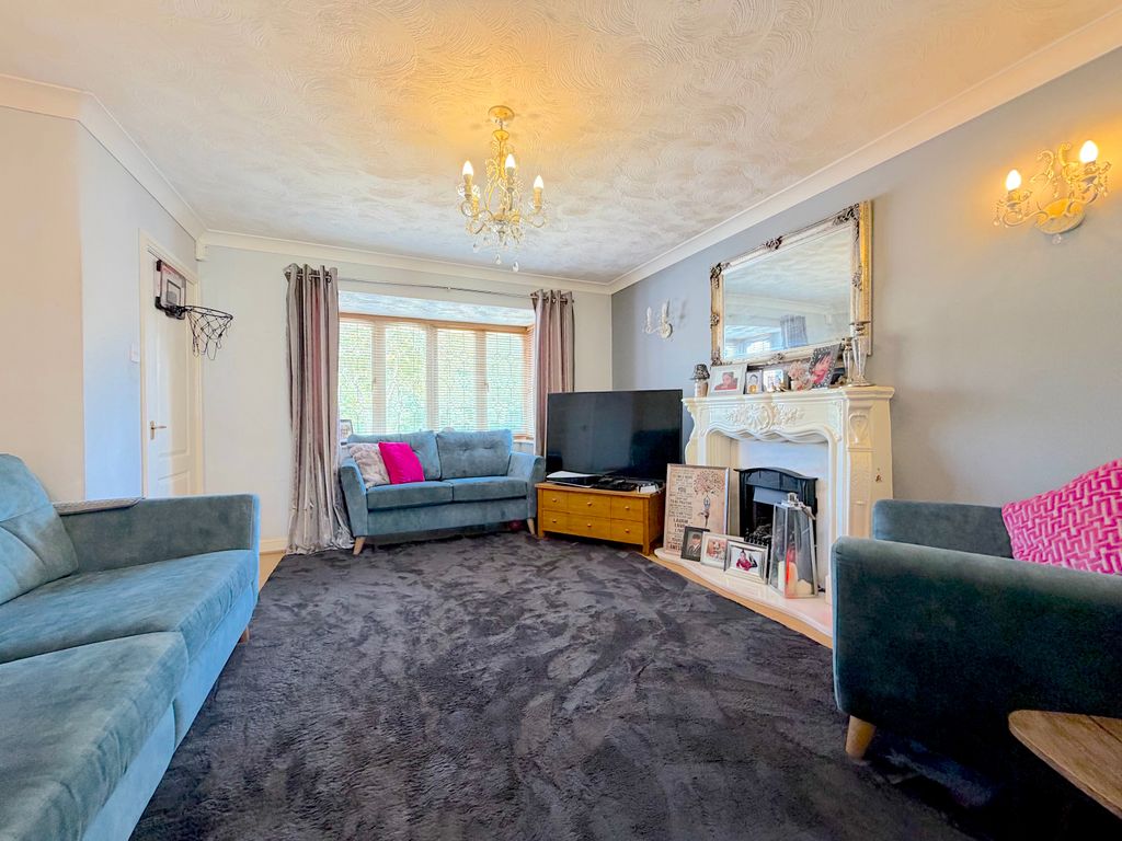 Property photo 2 of 25