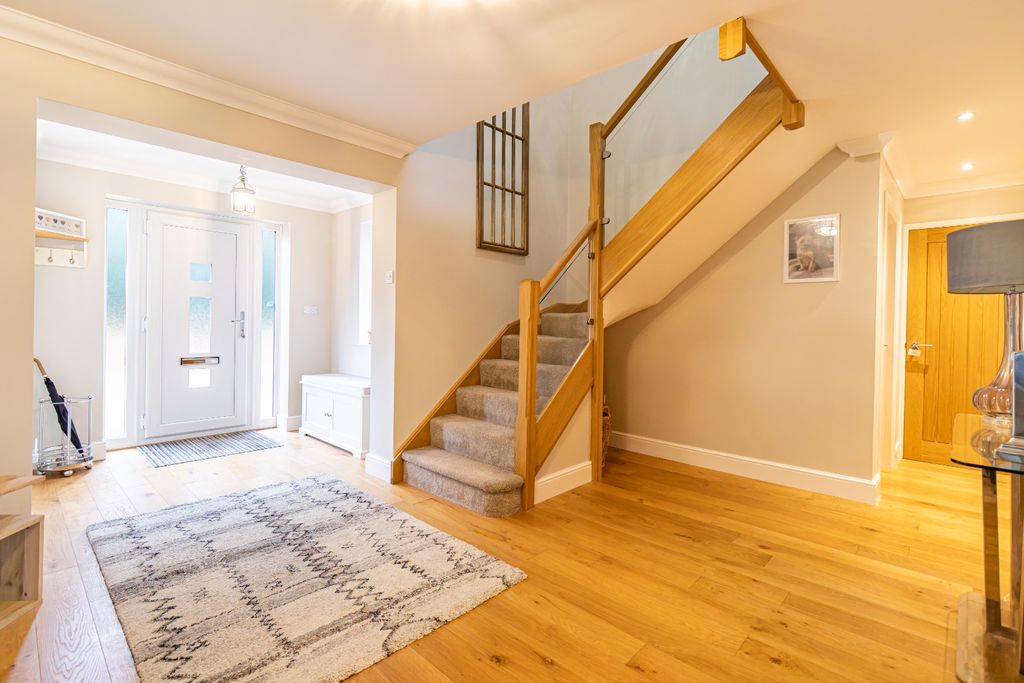 Property photo 3 of 52 4555546