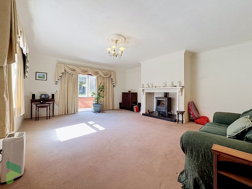 Property photo 2 of 30 Living Room