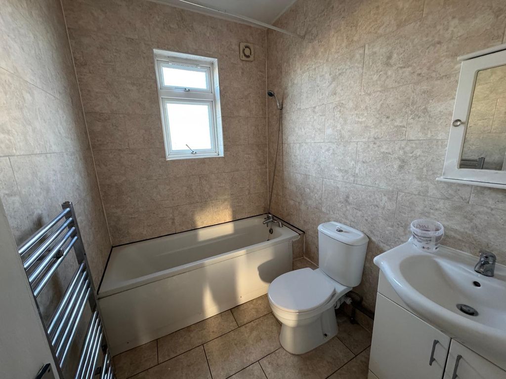 Property photo 3 of 3