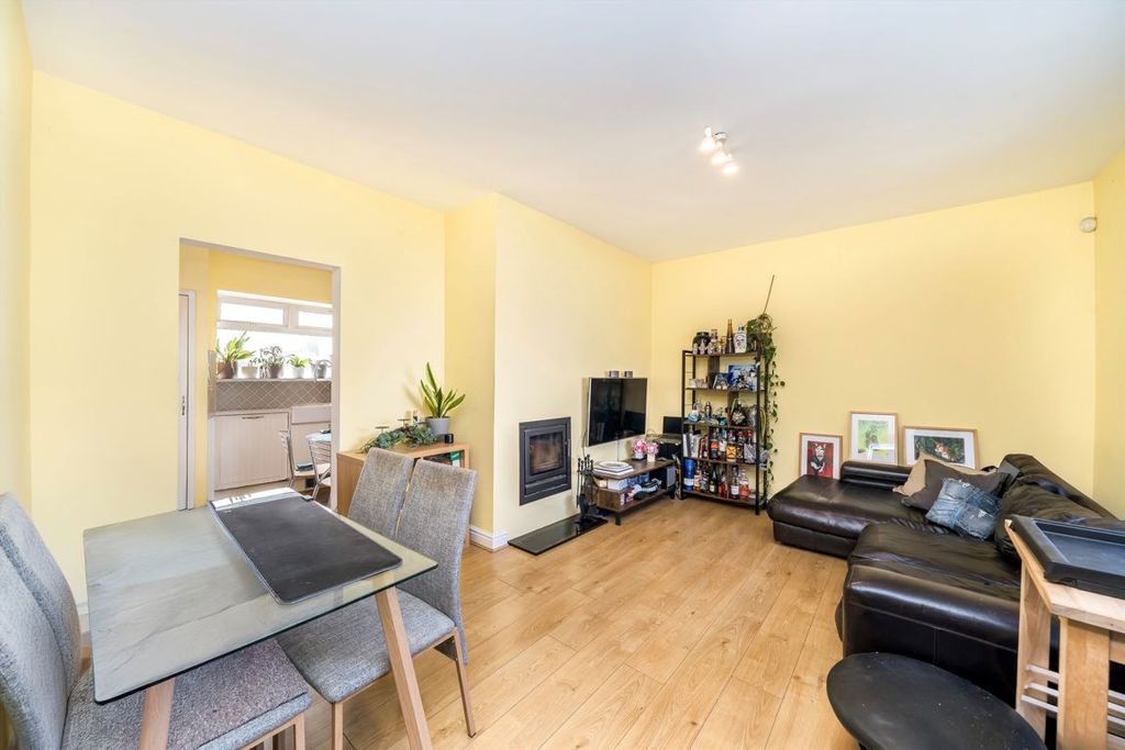 Property photo 2 of 5