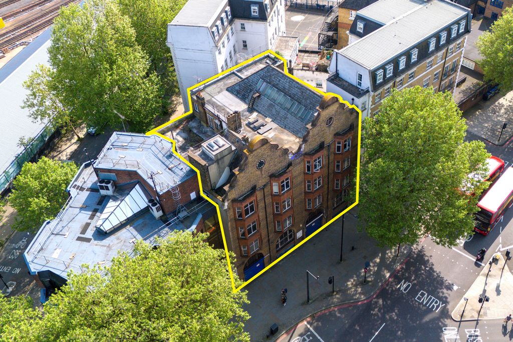 Property photo 1 of 16 5 Westminster Bridge Road, Southwark, London Se1 7Xw