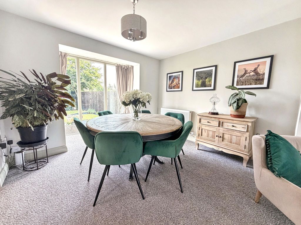 Property photo 3 of 23 Dining Room