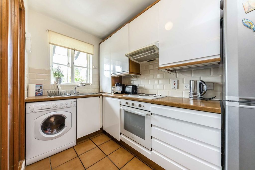 Property photo 3 of 4