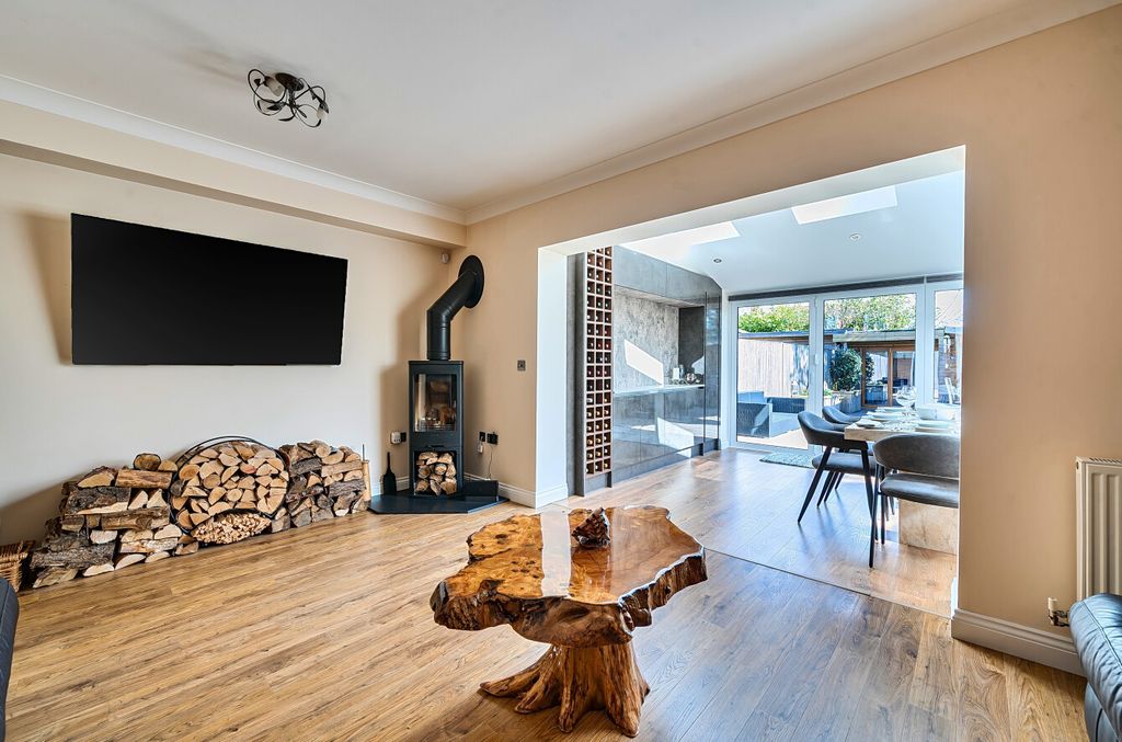 Property photo 2 of 13 1432495-24-69c3E7...