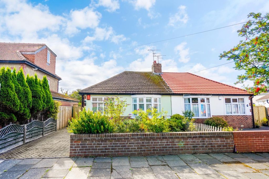 Property photo 2 of 10 External