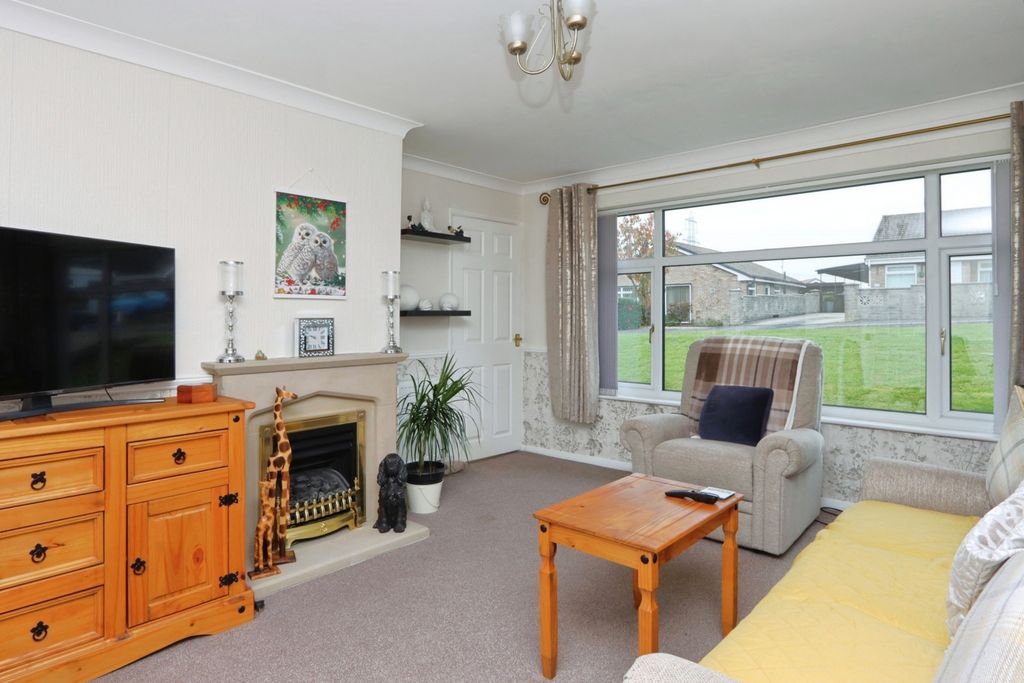 Property photo 3 of 17 Photo