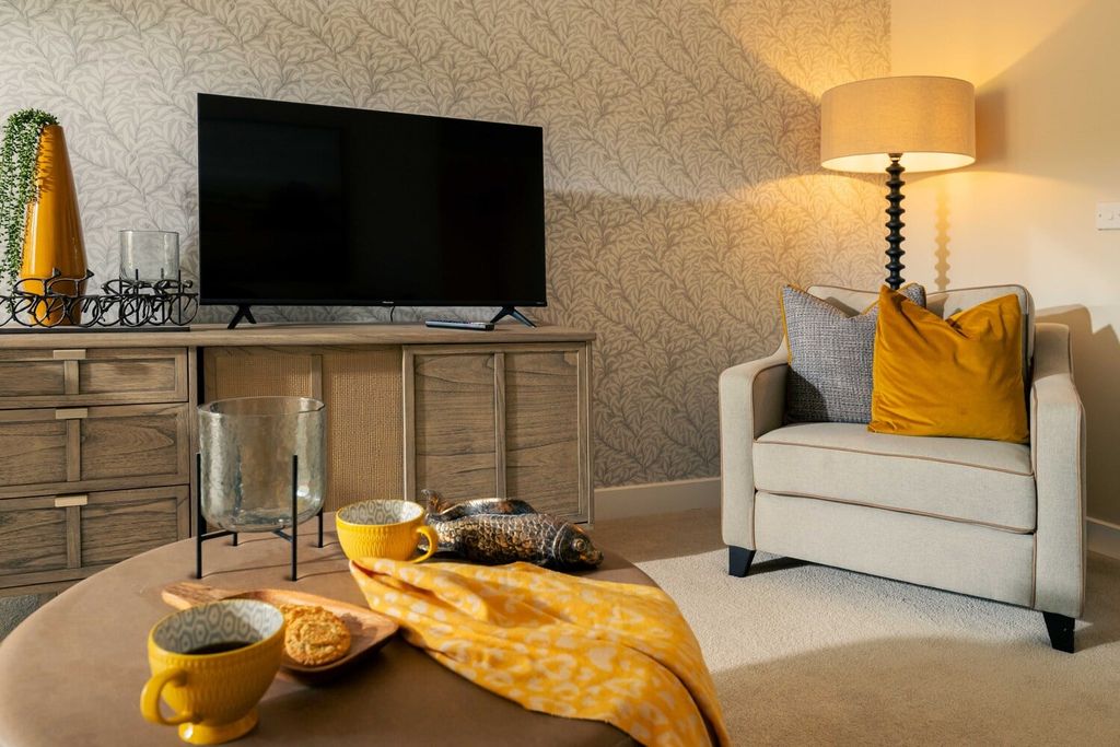 Property photo 1 of 10 Show Home Living Room