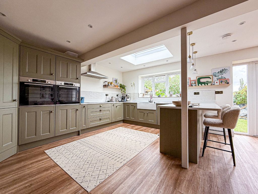 Property photo 2 of 20 4399832