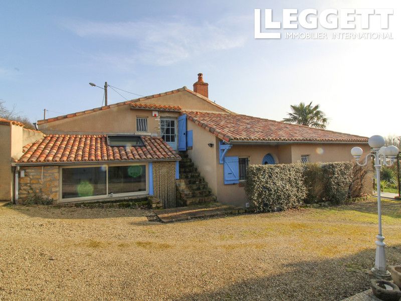 Property photo 2 of 10