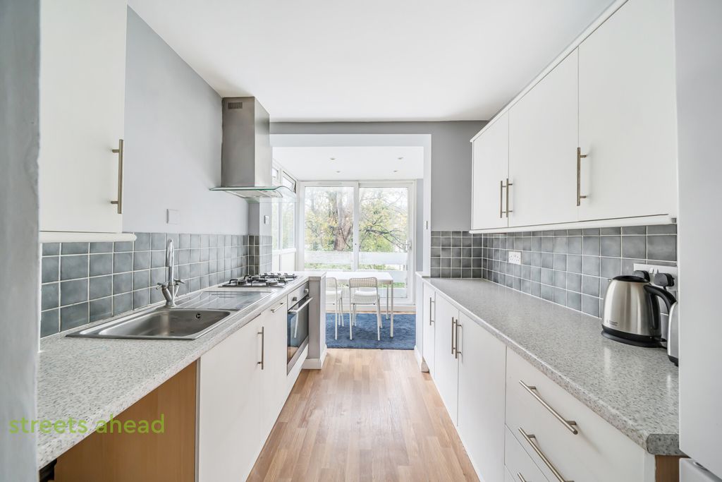 Property photo 3 of 14 850130F5-B6Bf-4De...