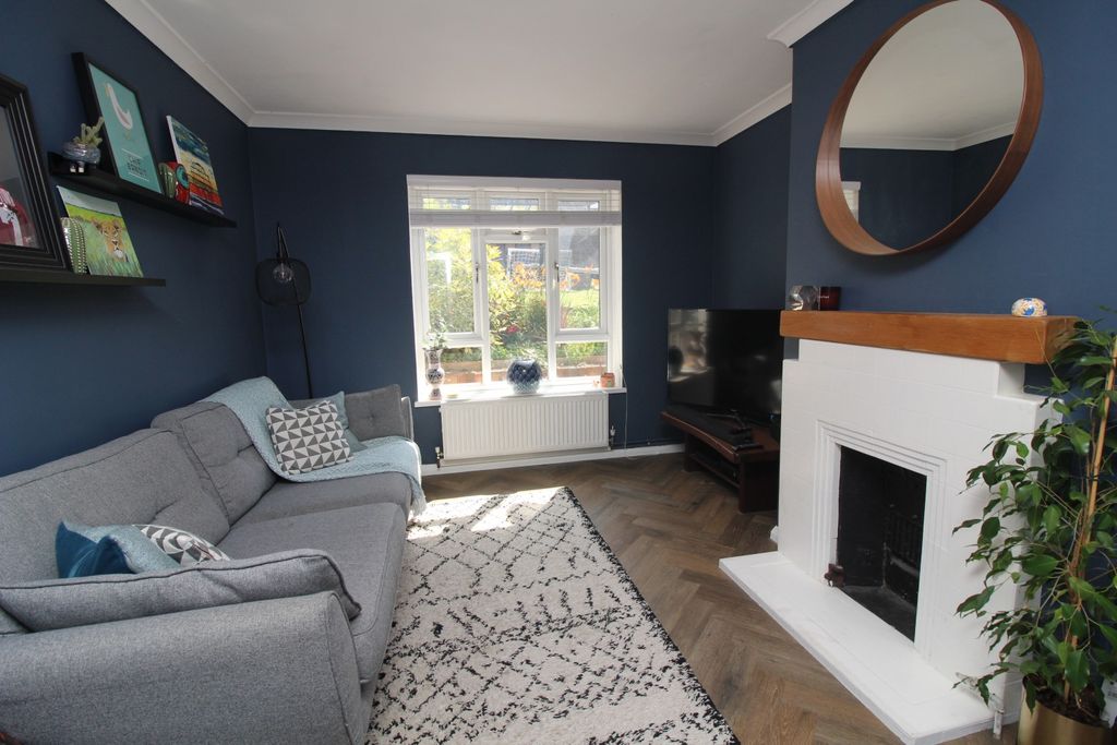 Property photo 3 of 12