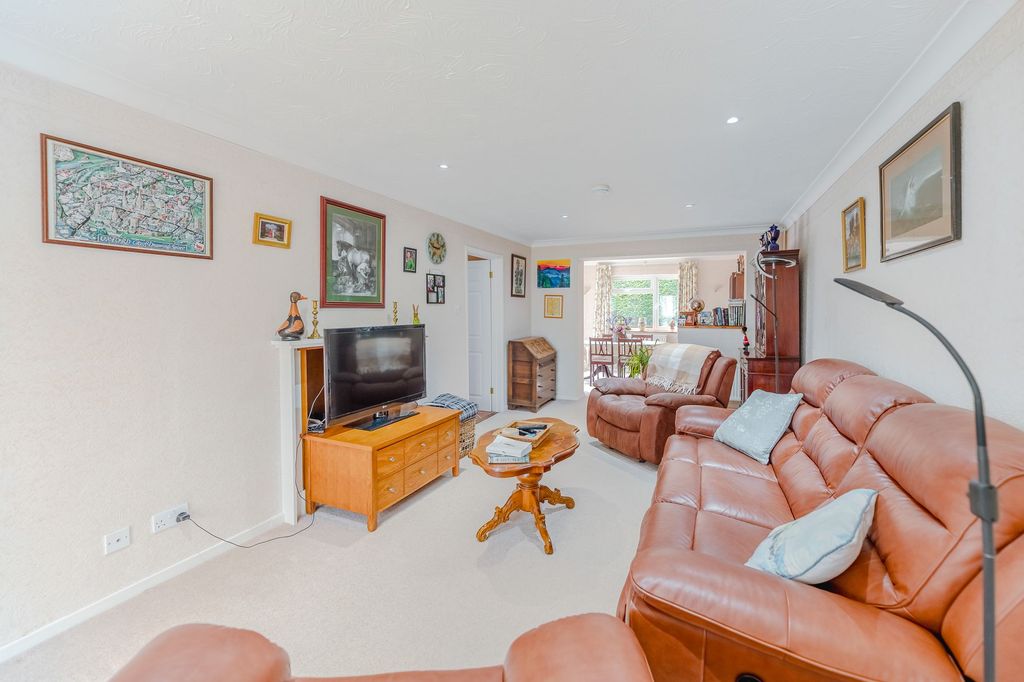 Property photo 2 of 22