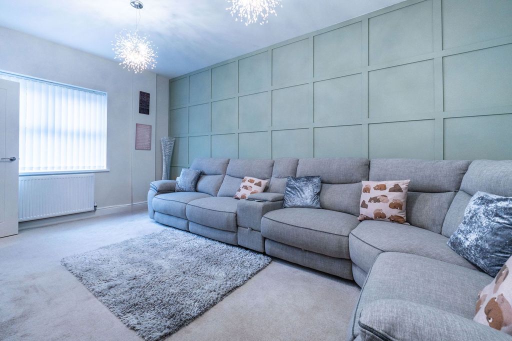 Property photo 2 of 46