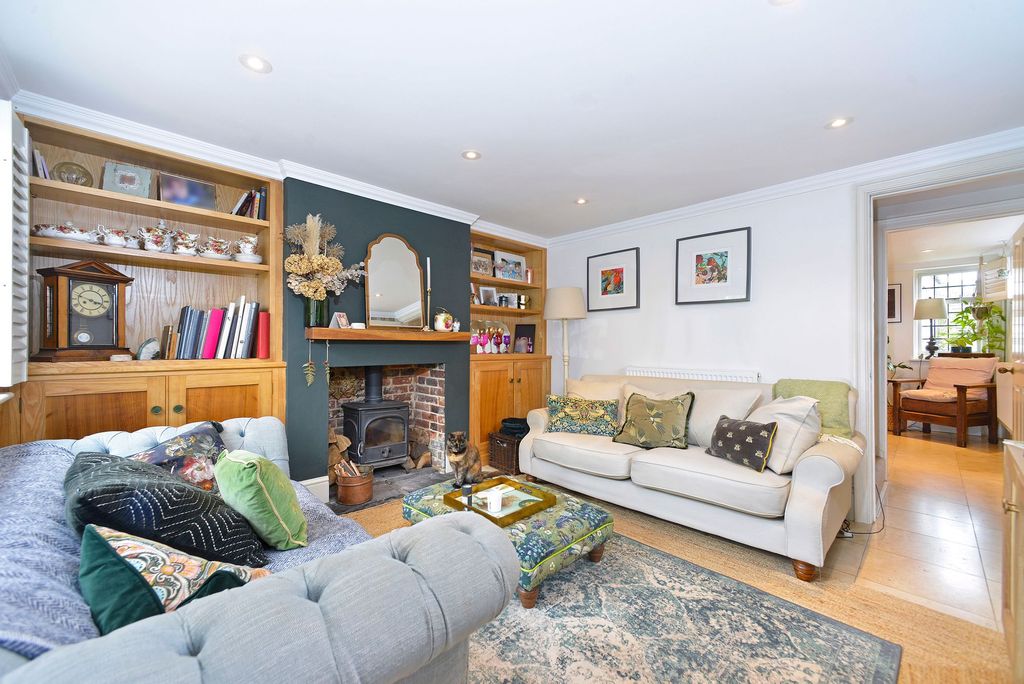 Property photo 3 of 12 Photo 4