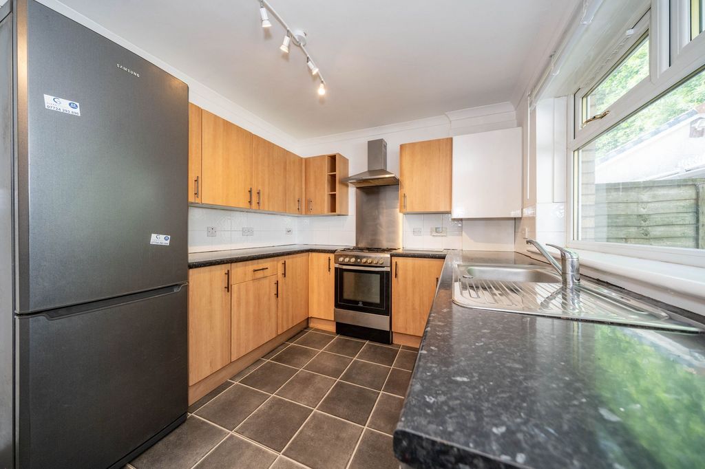 Property photo 3 of 34 Kitchen Diner