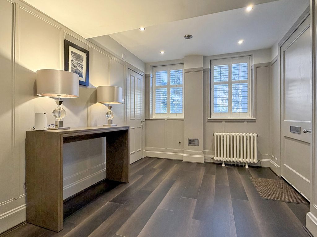 Property photo 2 of 36 Hallway