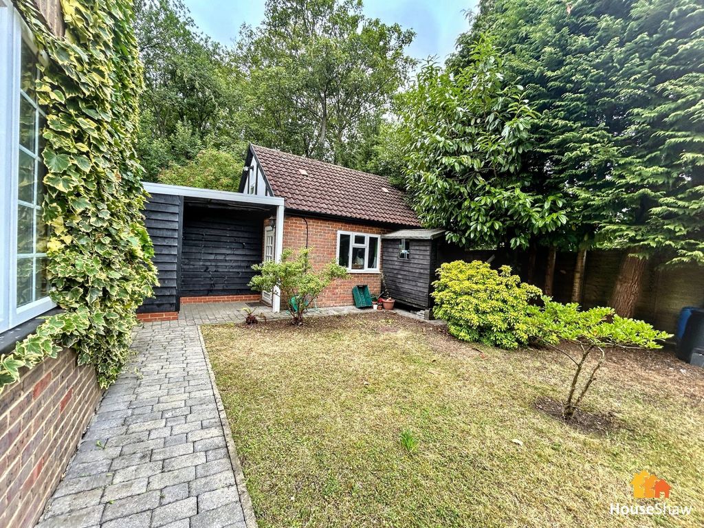 Property photo 2 of 34