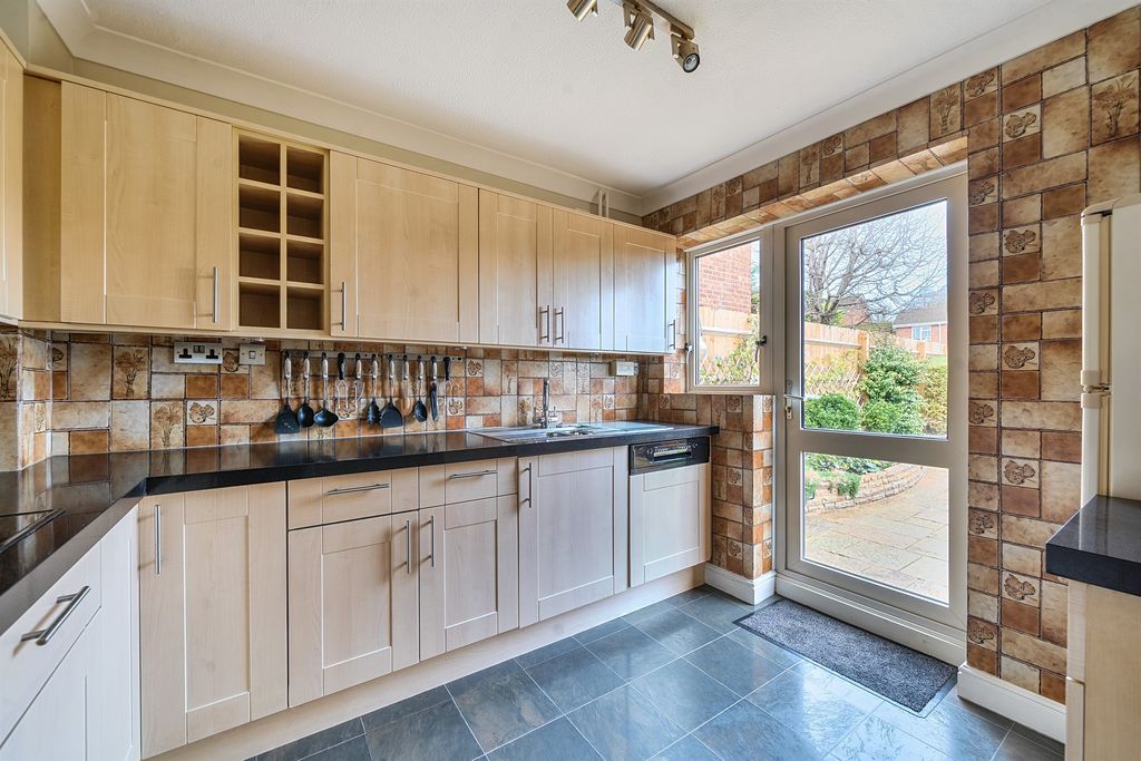 Property photo 3 of 12