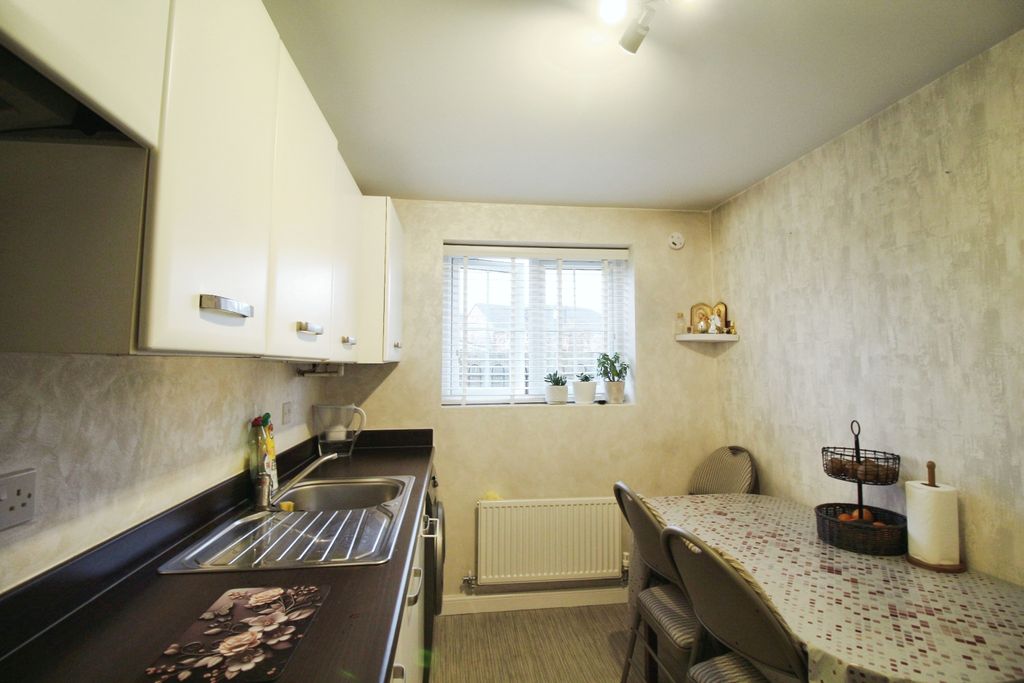 Property photo 3 of 14 Kitchen 1.Jpg