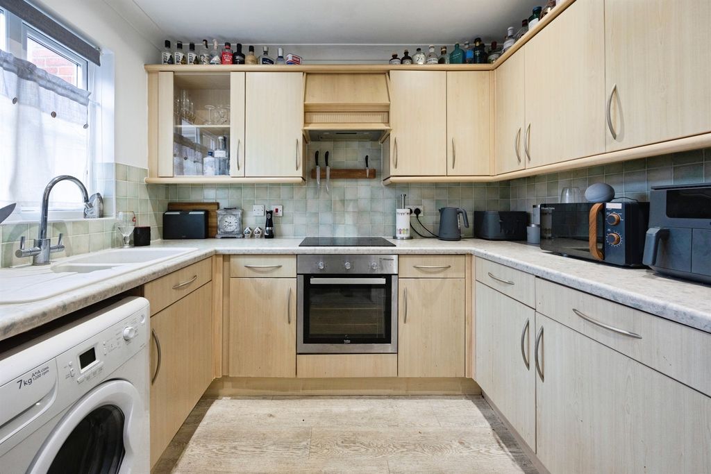 Property photo 3 of 17