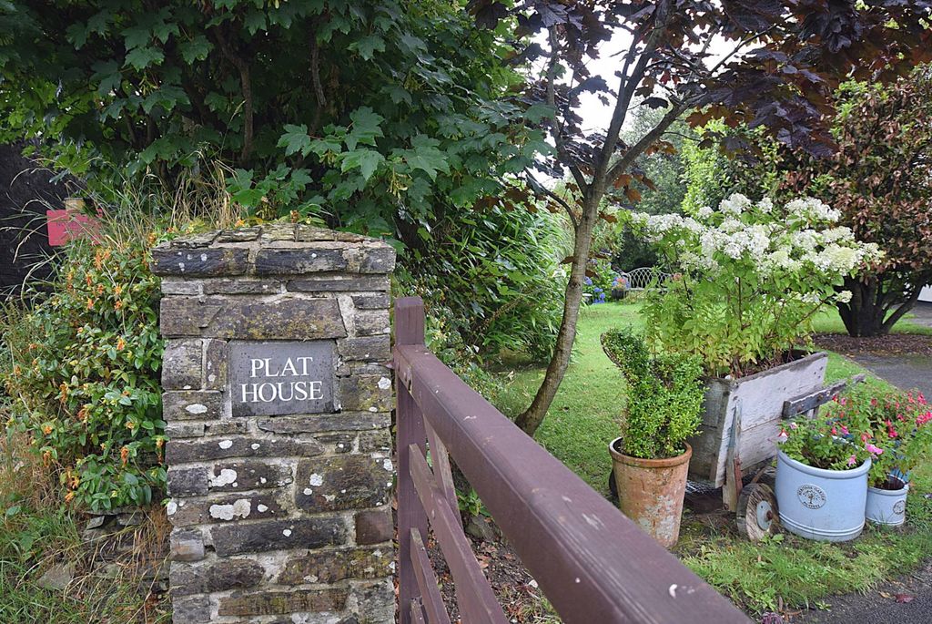 Property photo 2 of 10