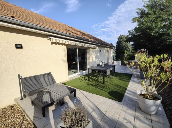 Property photo 2 of 9