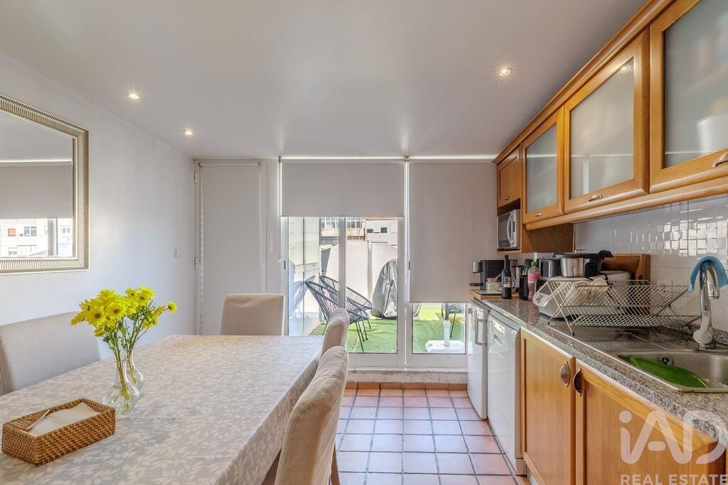 Property photo 1 of 40