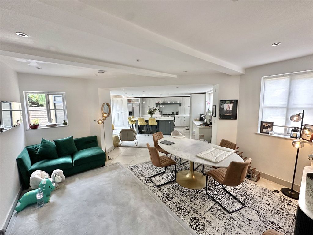 Property photo 2 of 23 Picture No. 20