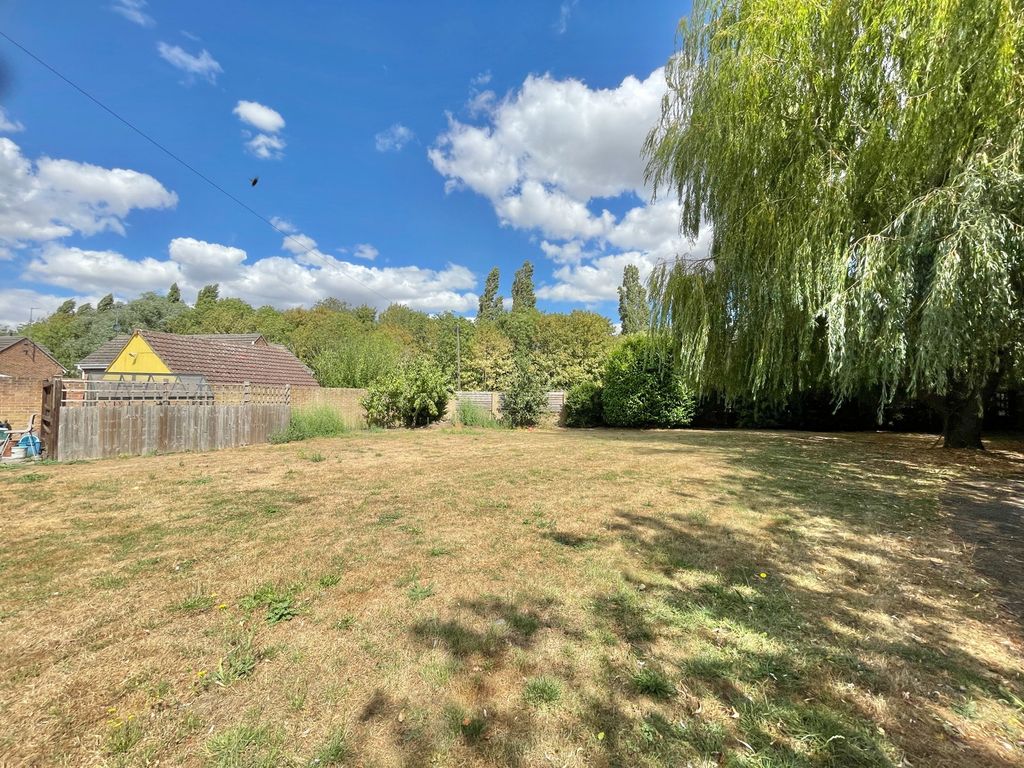 Property photo 2 of 31