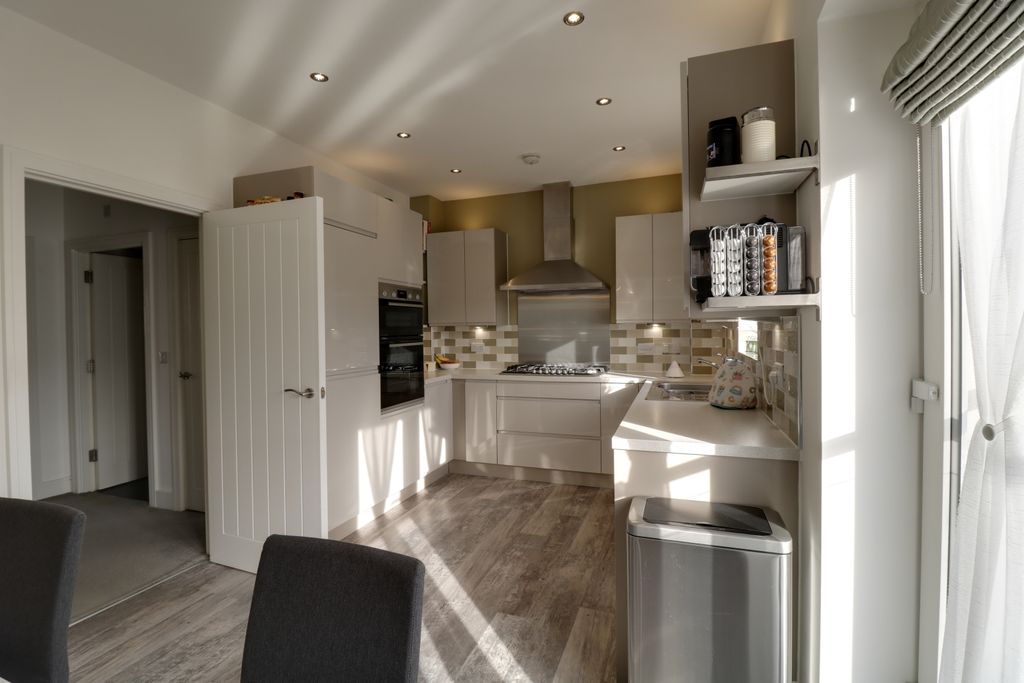 Property photo 3 of 20 Kitchen B