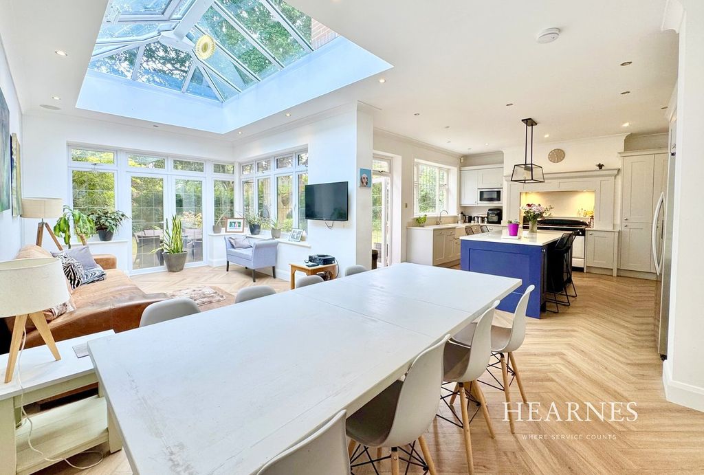 Property photo 1 of 40