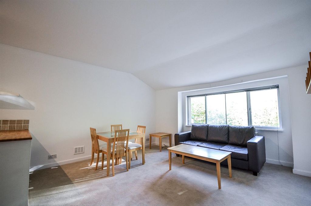 Property photo 3 of 6 Westbourne Terrace