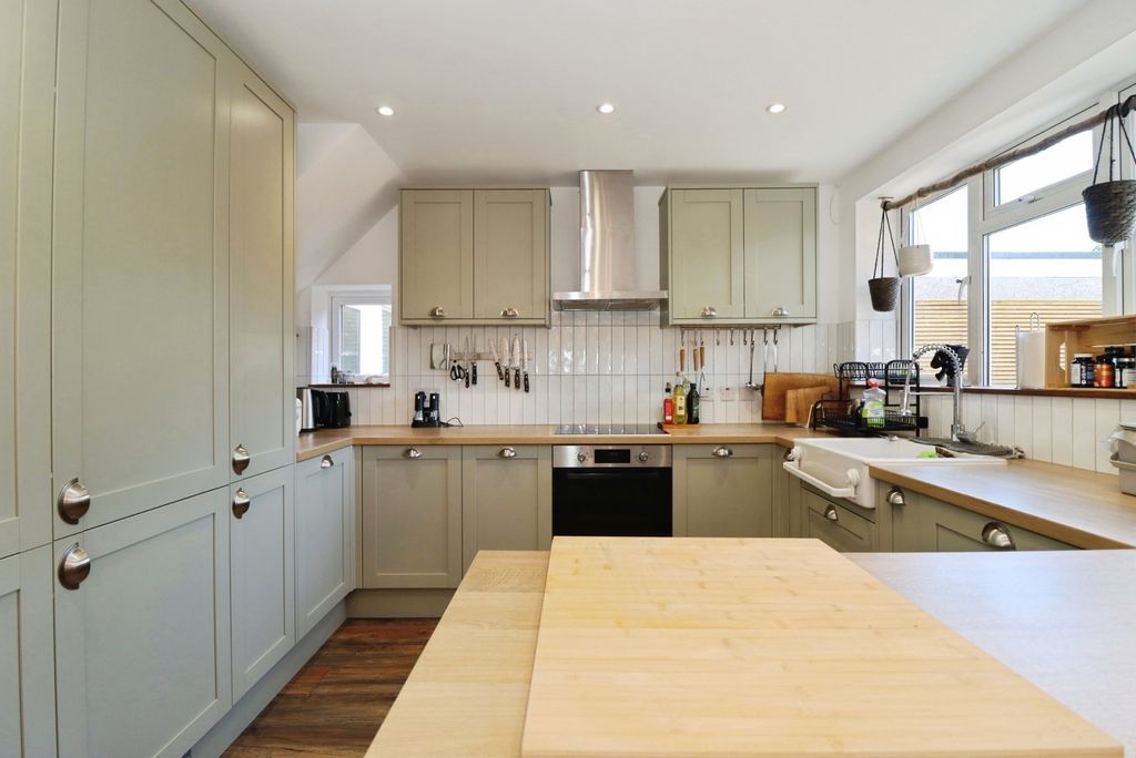 Property photo 2 of 24 Pbox-Img.Jpg