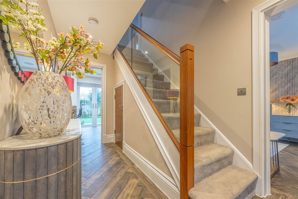 Property photo 3 of 29 Hallway