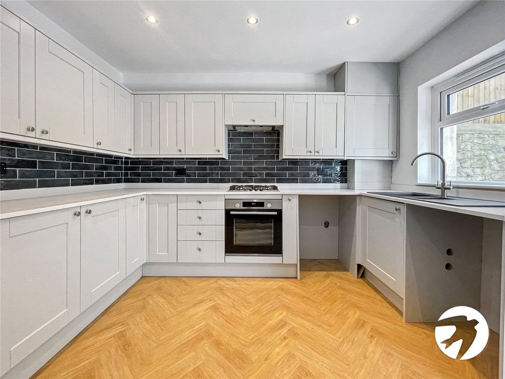 Property photo 2 of 14 Kitchen