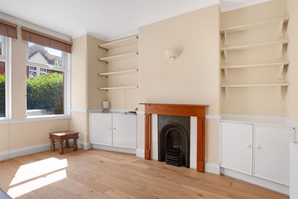 Property photo 2 of 8