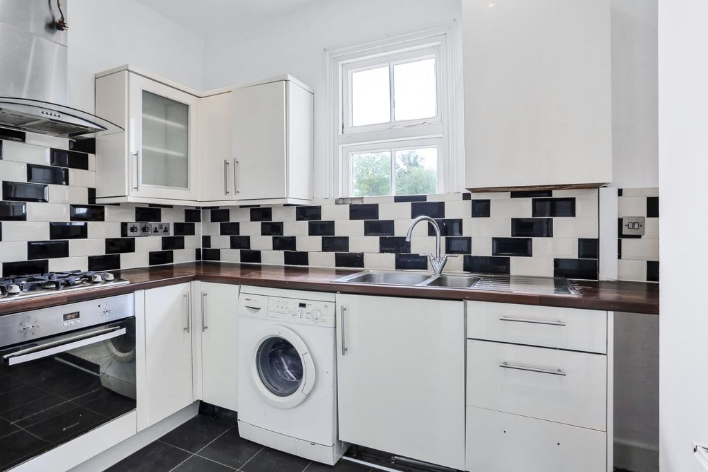 Property photo 3 of 7 1530491043 - 41 Beatrice Avenue, Sw16 - 4.Jpg