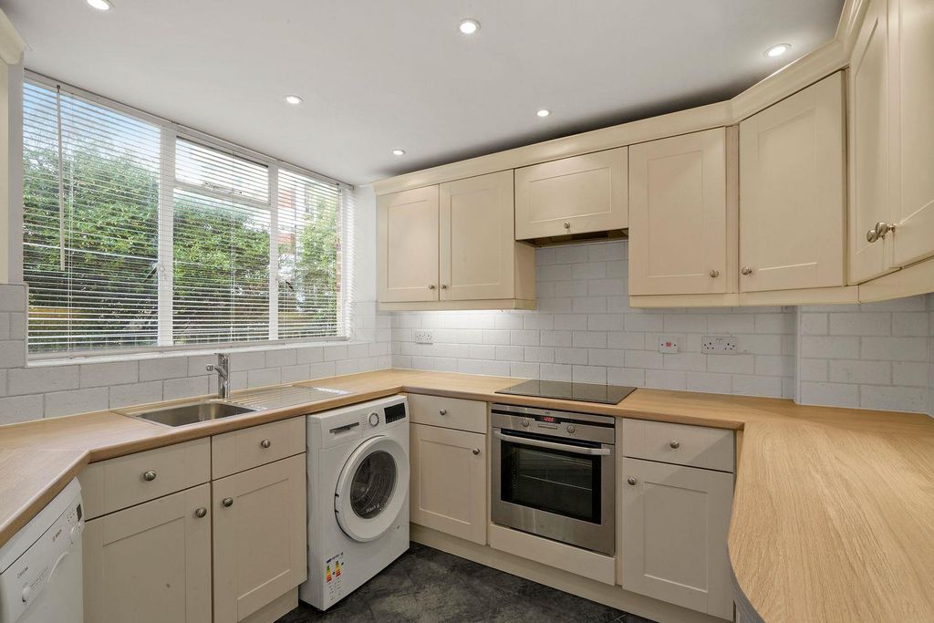 Property photo 2 of 7 18740250 (10).Jpg