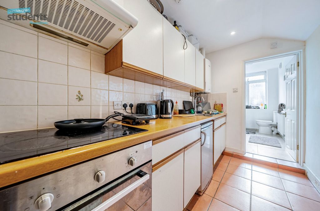 Property photo 3 of 10 10A6c821-Ebca-4A5...