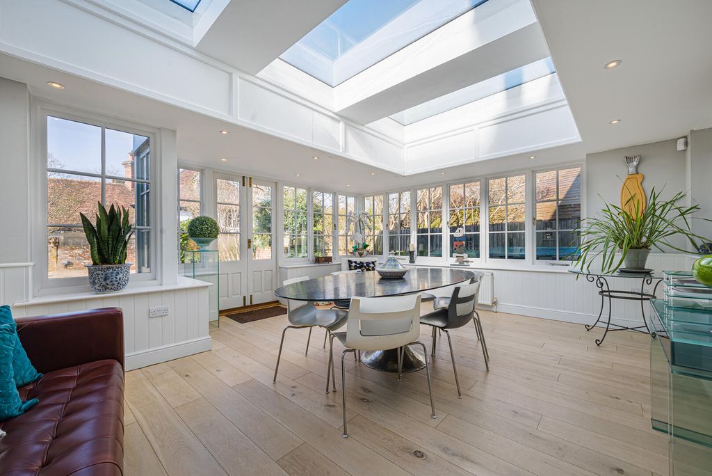 Property photo 2 of 29 Conservatory