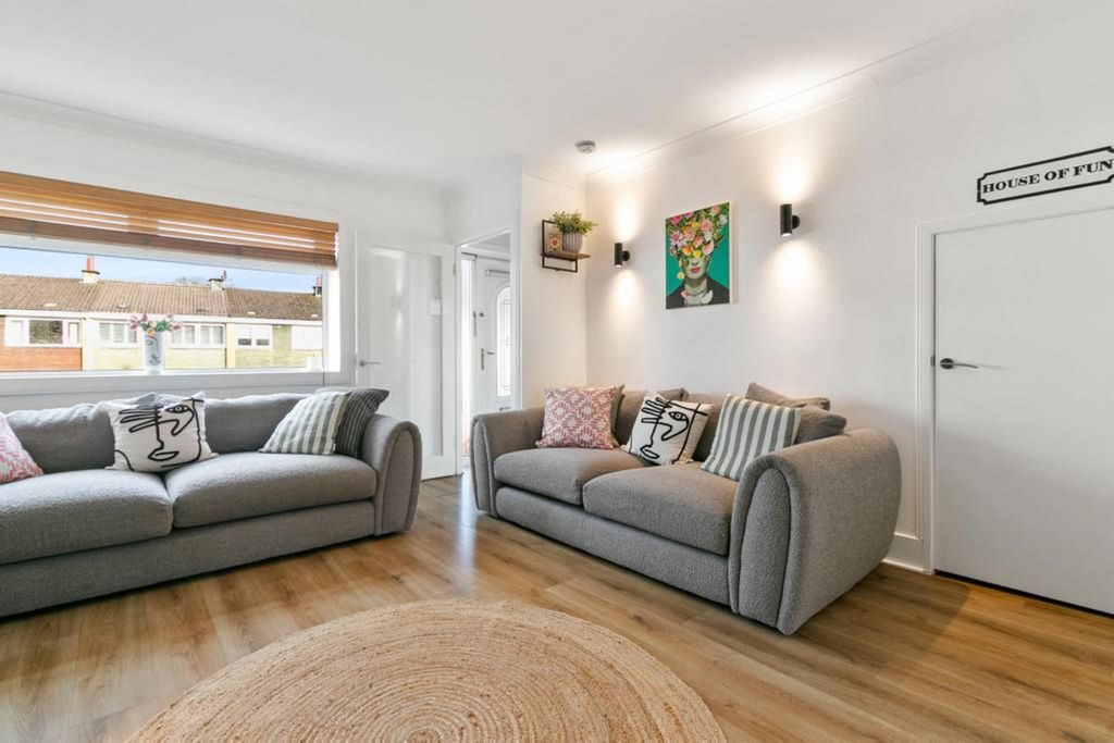 Property photo 2 of 30