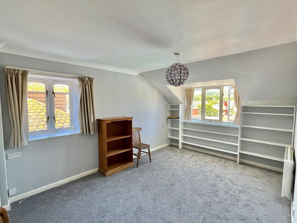 Property photo 3 of 10 Picture No. 06