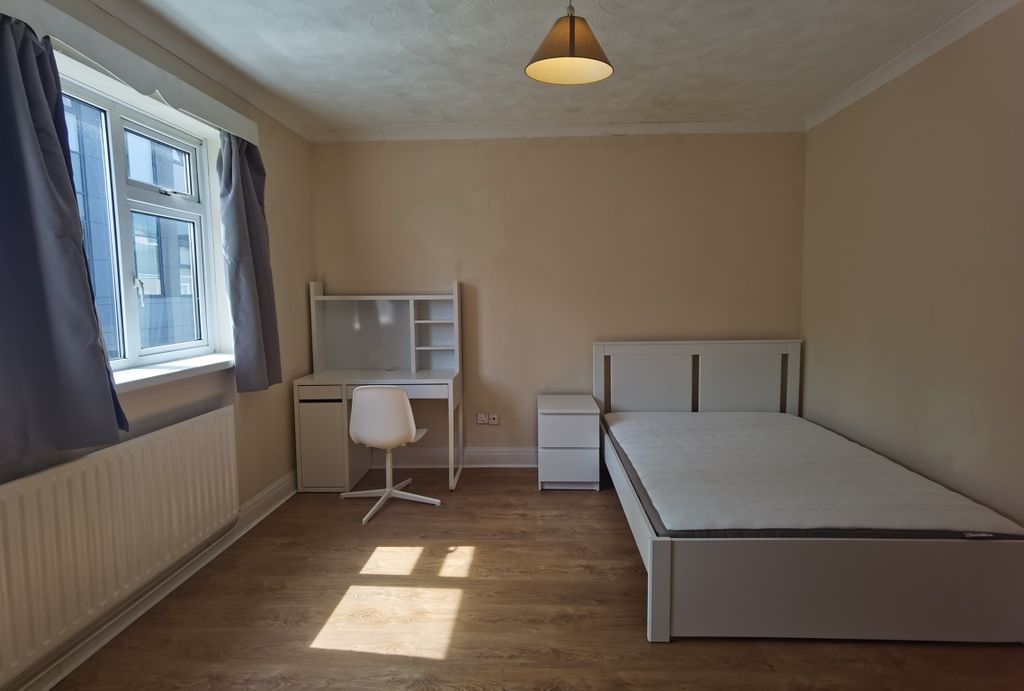 Property photo 2 of 24