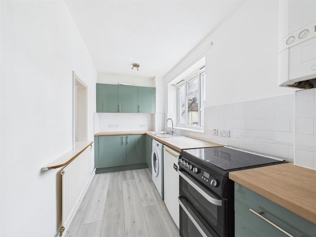 Property photo 3 of 17 Cam02885G0-Pr0545-Still010.Jpg