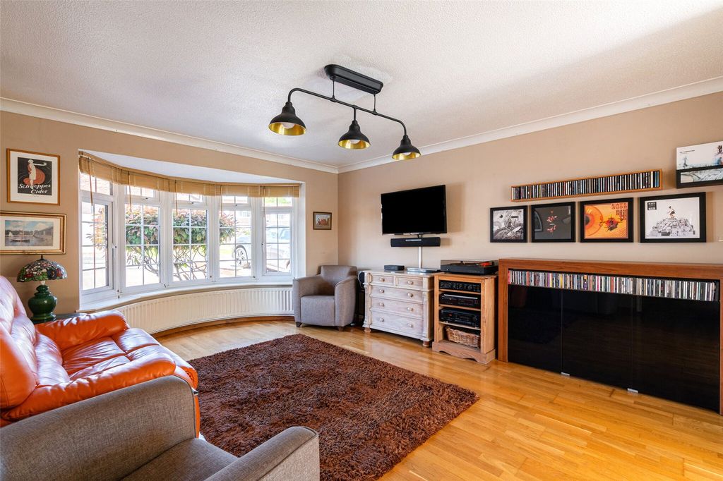 Property photo 2 of 17 Picture No. 03