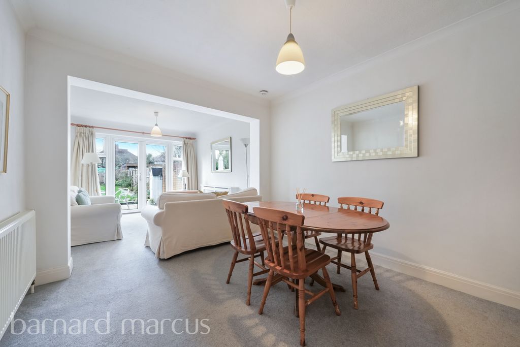 Property photo 2 of 17 Image