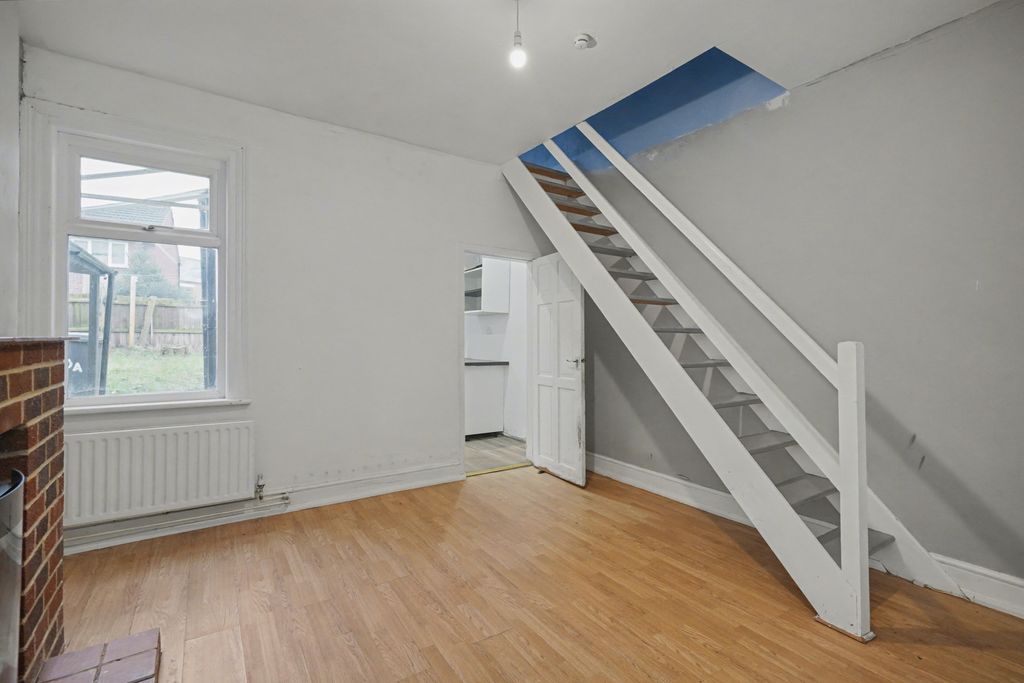 Property photo 2 of 20 Flat A & Flat B, 60 Dickinson Street, Derby, De24 8Wj